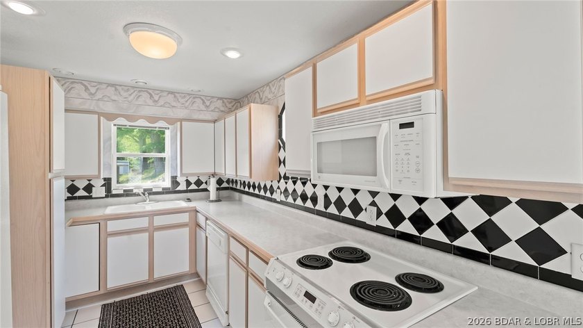 Move-in ready lakeview cabin offering 3 bedrooms, 2 baths, and - photo 6