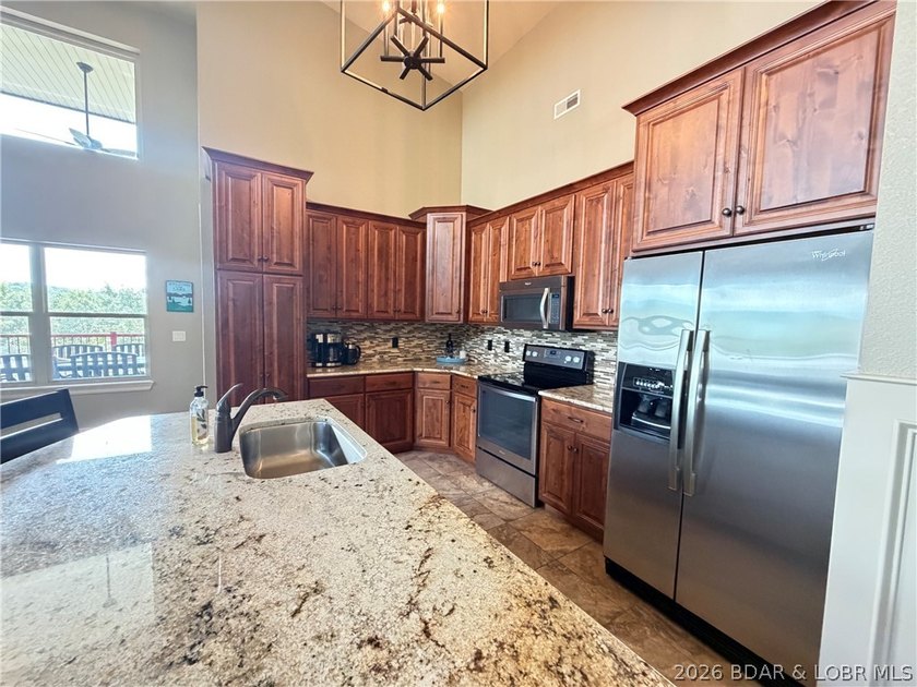 Lakefront living at its finest! Luxurious Setting with Stunning - photo 16