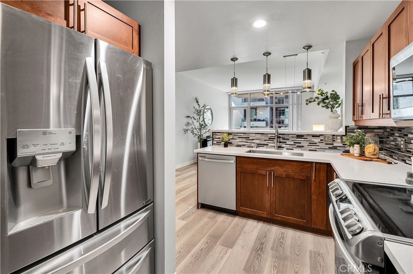 Experience the best of downtown San Diego living in this - photo 16