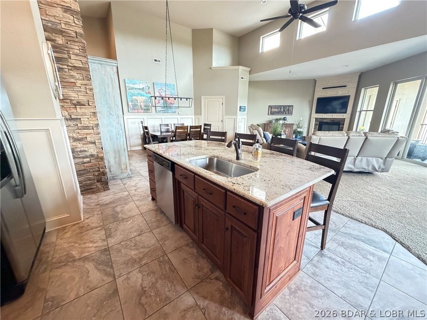 Lakefront living at its finest! Luxurious Setting with Stunning - photo 17