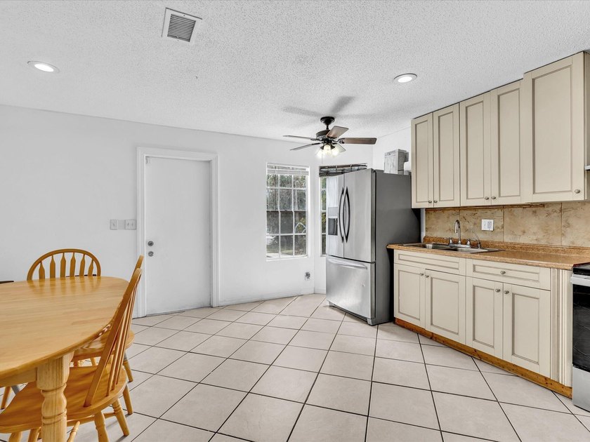 Welcome to this Beautiful 3-bedroom, 2.5-bath home tucked inside - photo 17