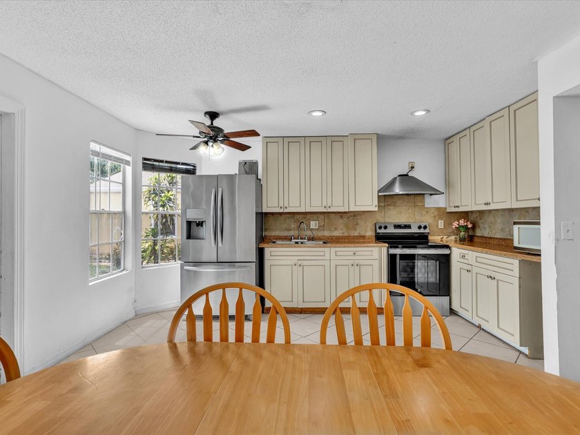 Welcome to this Beautiful 3-bedroom, 2.5-bath home tucked inside - photo 19