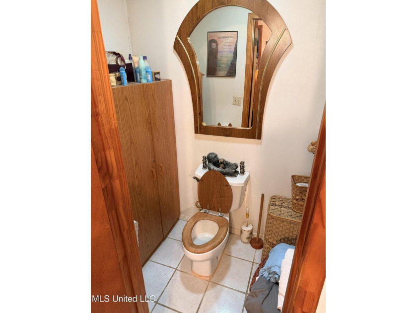 Charming single-family home situated on a beautiful country lot - photo 21