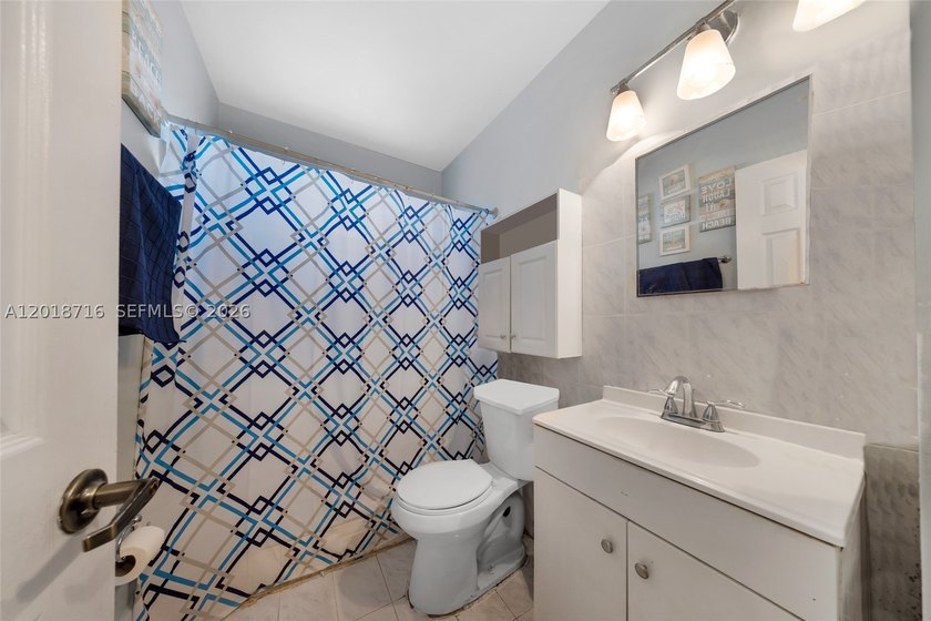 Located in Red-Hot Allapattah. All four units were renovated - photo 22
