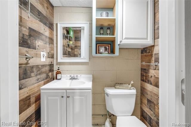 This rare, move-in-ready mid century ranch offers timeless charm - photo 30
