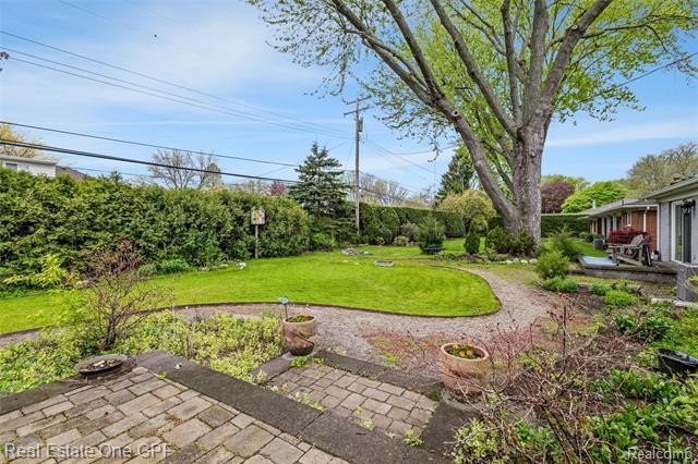 This rare, move-in-ready mid century ranch offers timeless charm - photo 33