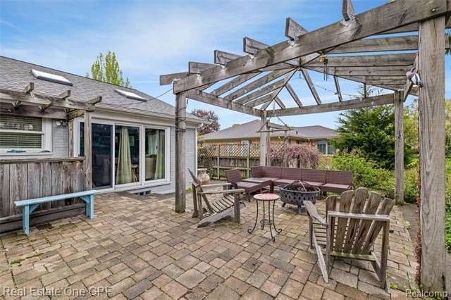 This rare, move-in-ready mid century ranch offers timeless charm - photo 34