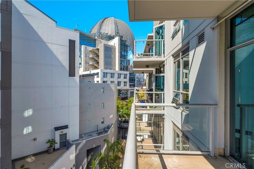 Experience the best of downtown San Diego living in this - photo 35