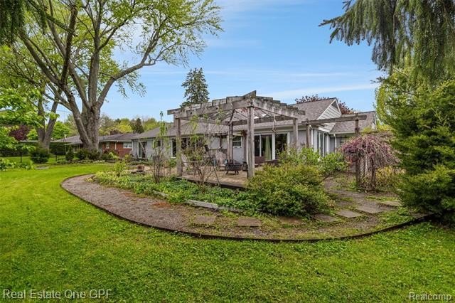 This rare, move-in-ready mid century ranch offers timeless charm - photo 35