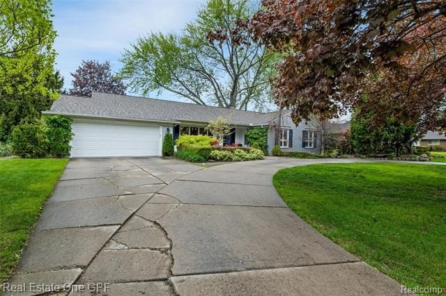 This rare, move-in-ready mid century ranch offers timeless charm - photo 40