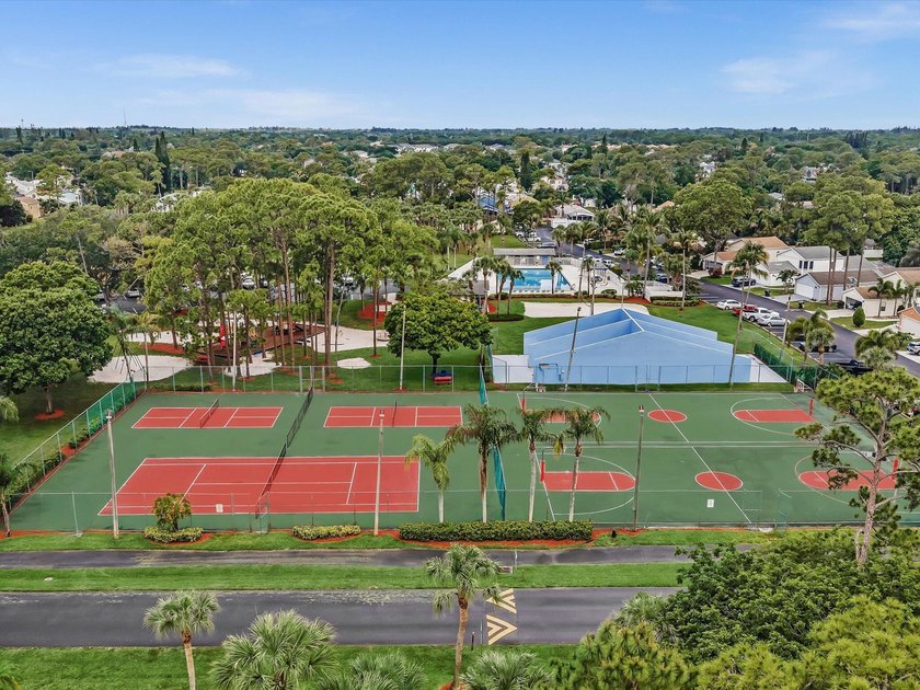 Welcome to this Beautiful 3-bedroom, 2.5-bath home tucked inside - photo 42