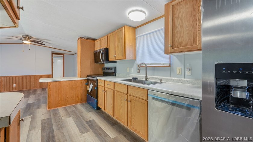 Completely refreshed and move-in ready, this beautifully - photo 4