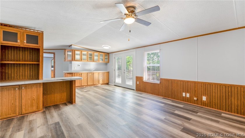 Completely refreshed and move-in ready, this beautifully - photo 7