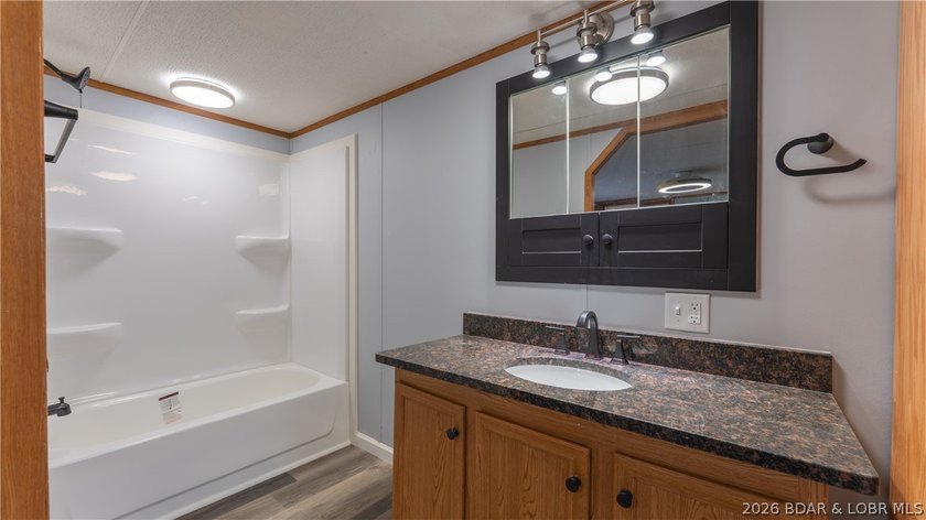 Completely refreshed and move-in ready, this beautifully - photo 10