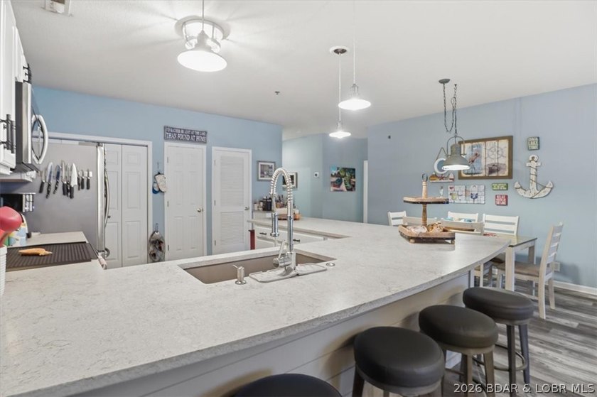 Cute, updated, and completely move-in ready-just bring your - photo 8