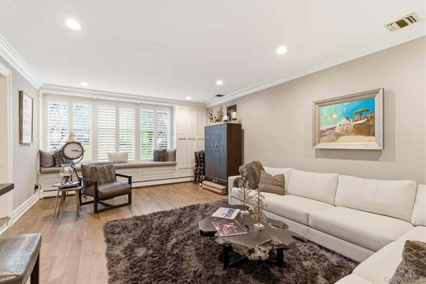 Welcome to this exceptional luxury residence in East Setauket - photo 9