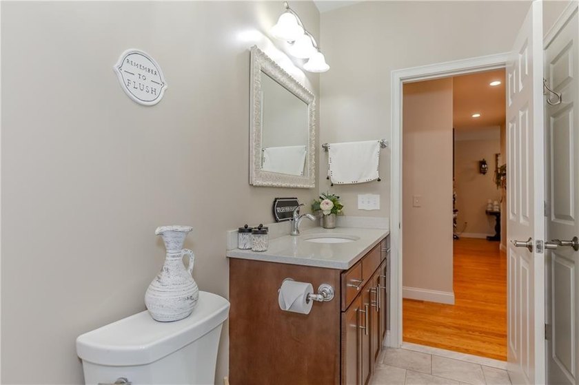 Immaculate and turnkey, this exceptional condominium offers - photo 13
