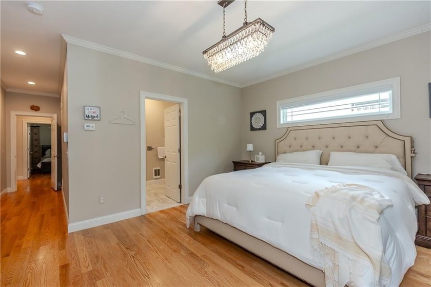 Immaculate and turnkey, this exceptional condominium offers - photo 14