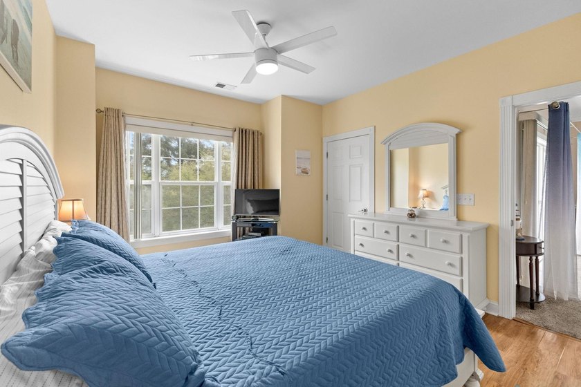 Welcome to this beautifully maintained 2-bedroom, 2-bath fully - photo 23