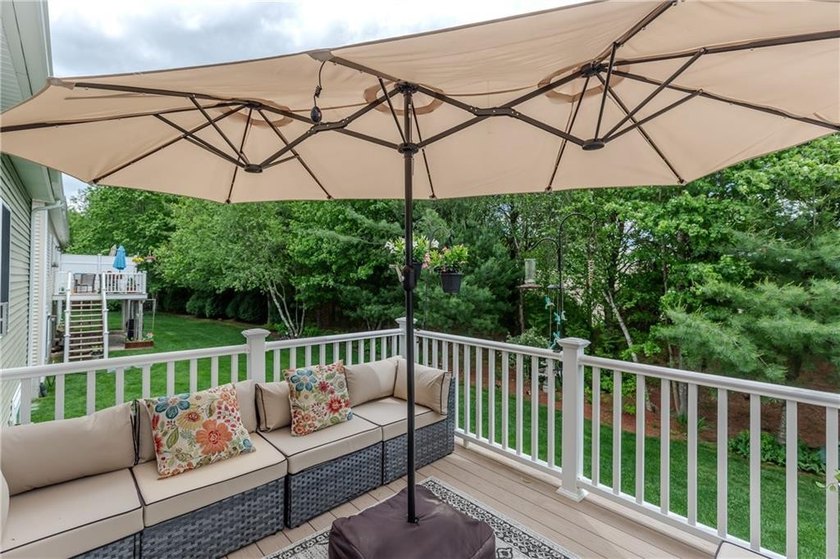Immaculate and turnkey, this exceptional condominium offers - photo 23