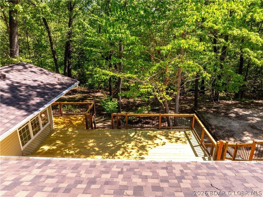 SELLER NOW OFFERING $5,000 TOWARDS CLOSING COSTS! Completely - photo 5