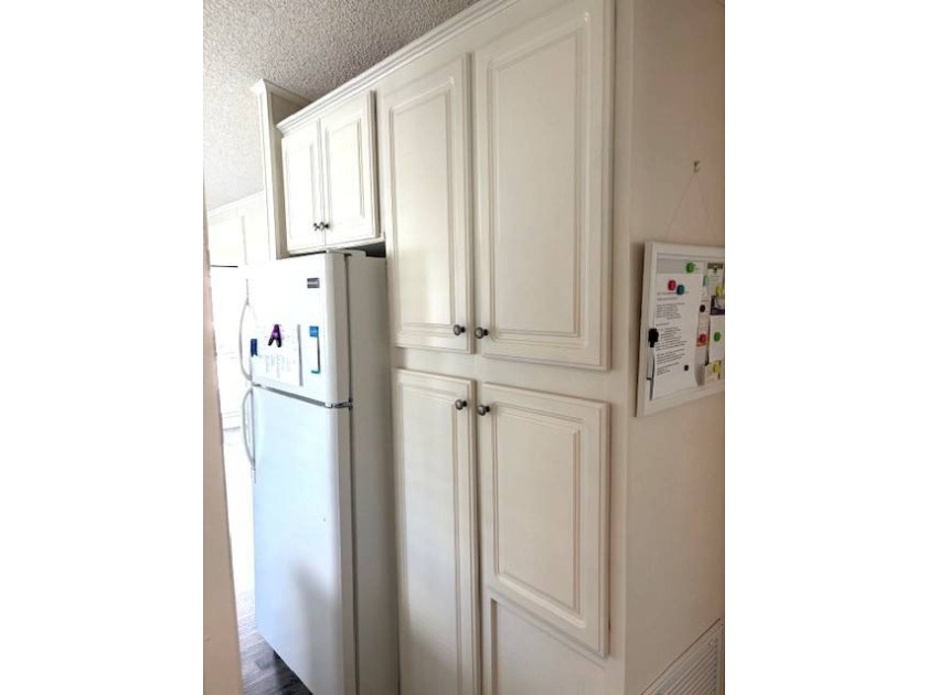 Welcome to this charming and well-maintained 1996 park model - photo 10