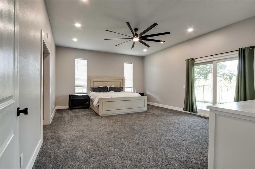 Set on nearly an acre (MOL) in Northwood Lake Estates, this - photo 22
