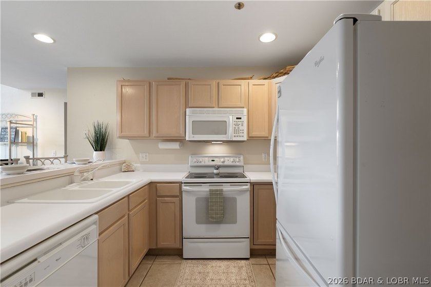 Welcome to lake life at Cedar Glen Condos-where adventure - photo 5