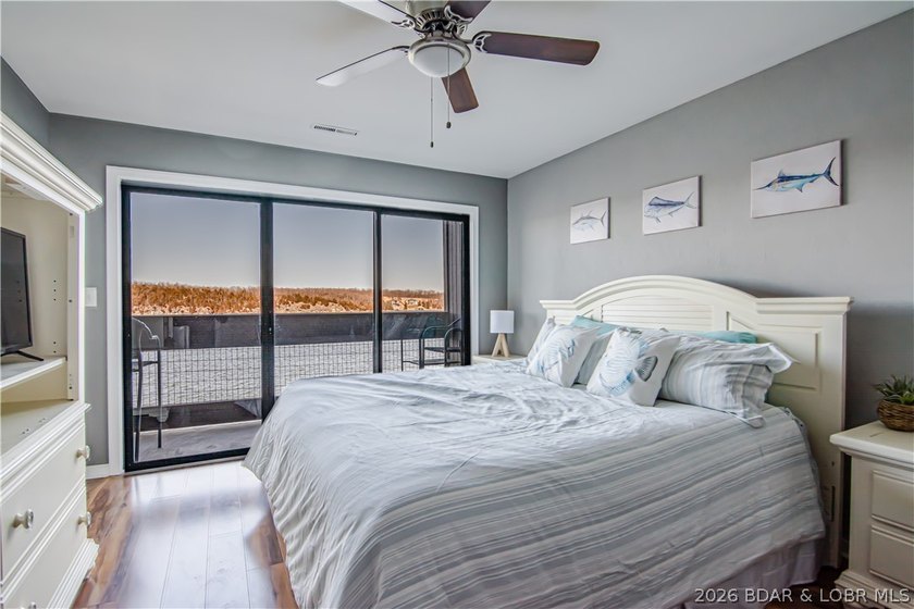 The Knolls is a great complex and this is a nice unit with a - photo 2