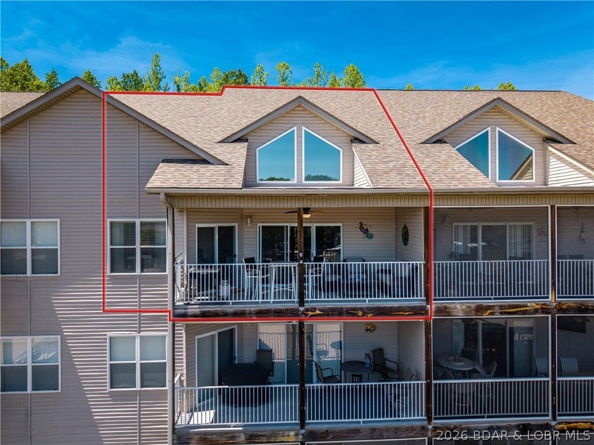 This is the kind of lake condo people wait for-top-floor views - photo 2
