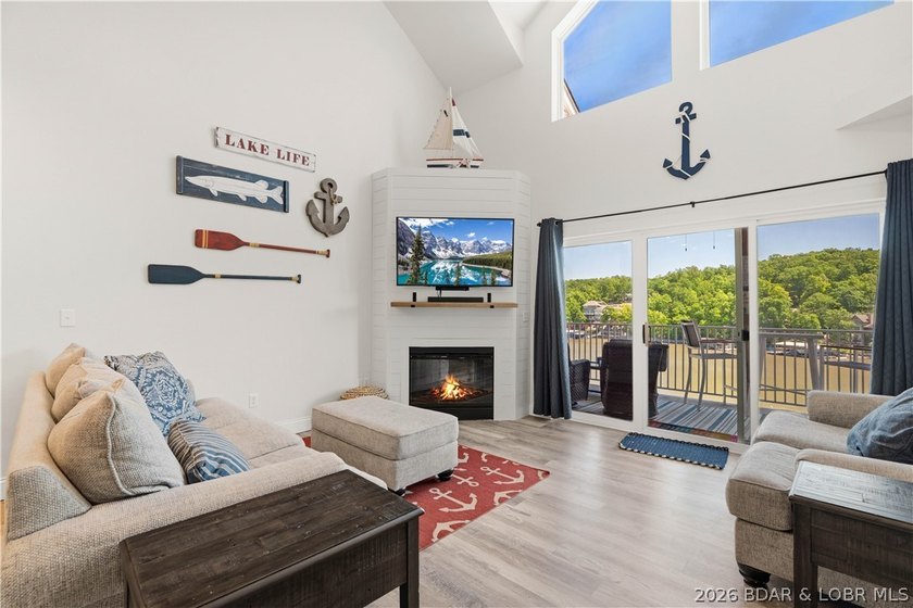 This is the kind of lake condo people wait for-top-floor views - photo 3