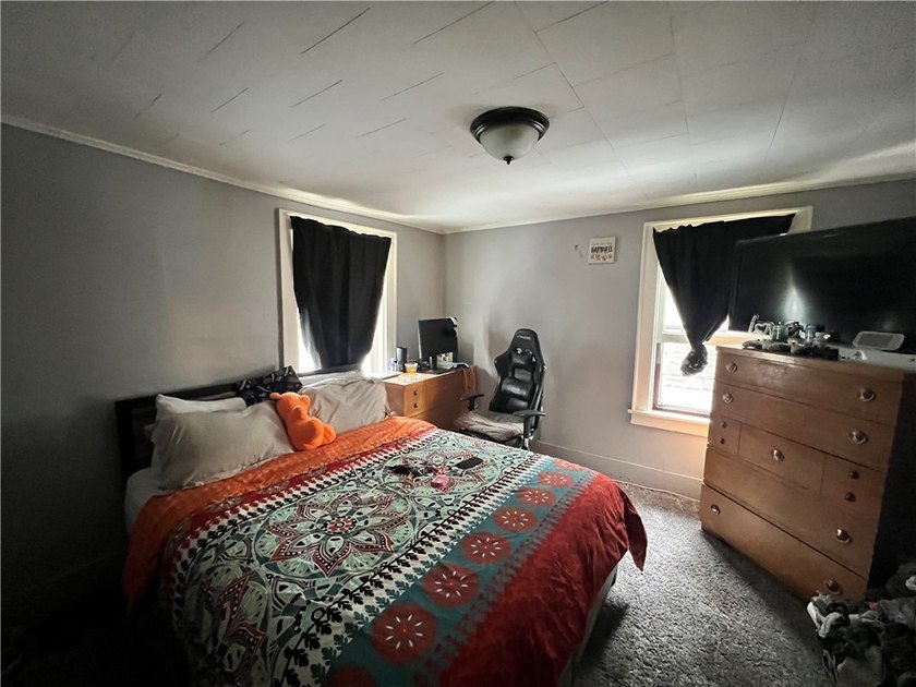 Welcome to 154 Furlong Street! This 3-bedroom Colonial offers a - photo 6