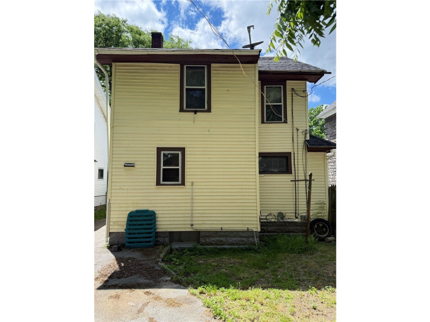 Welcome to 154 Furlong Street! This 3-bedroom Colonial offers a - photo 10