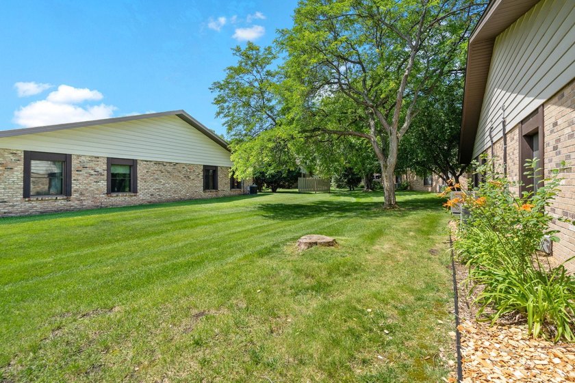 Welcome to this beautifully updated Kingswood model in desirable - photo 21