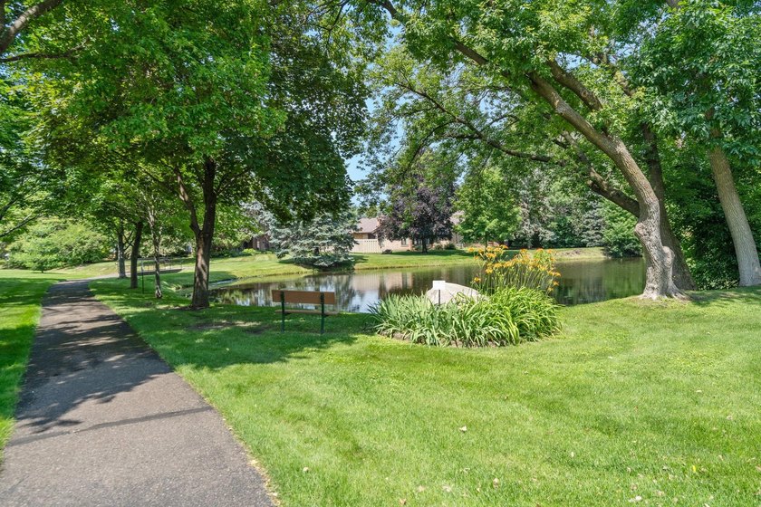 Welcome to this beautifully updated Kingswood model in desirable - photo 26