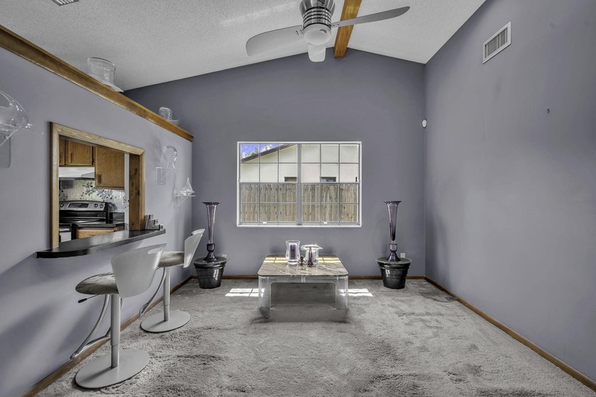 Welcome to this charming 3/2 single-family home in the heart of - photo 12