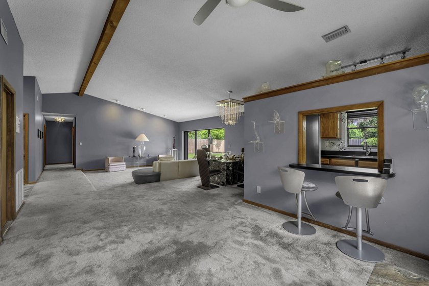 Welcome to this charming 3/2 single-family home in the heart of - photo 13
