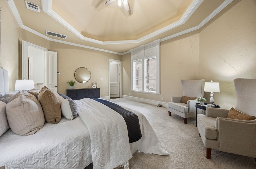 Nestled within the prestigious, guard-gated Villas of Hogan's - photo 18
