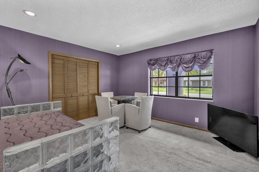 Welcome to this charming 3/2 single-family home in the heart of - photo 25