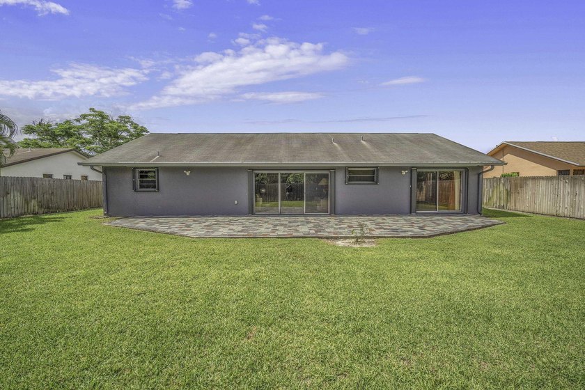 Welcome to this charming 3/2 single-family home in the heart of - photo 30