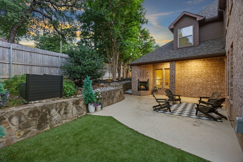 Nestled within the prestigious, guard-gated Villas of Hogan's - photo 35