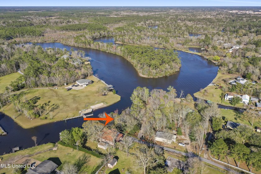 Great 0.25-acre waterfront lot in the Panoramic Acres - photo 7