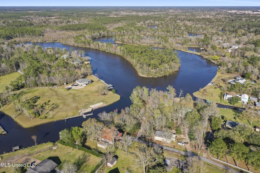 Great 0.25-acre waterfront lot in the Panoramic Acres - photo 9