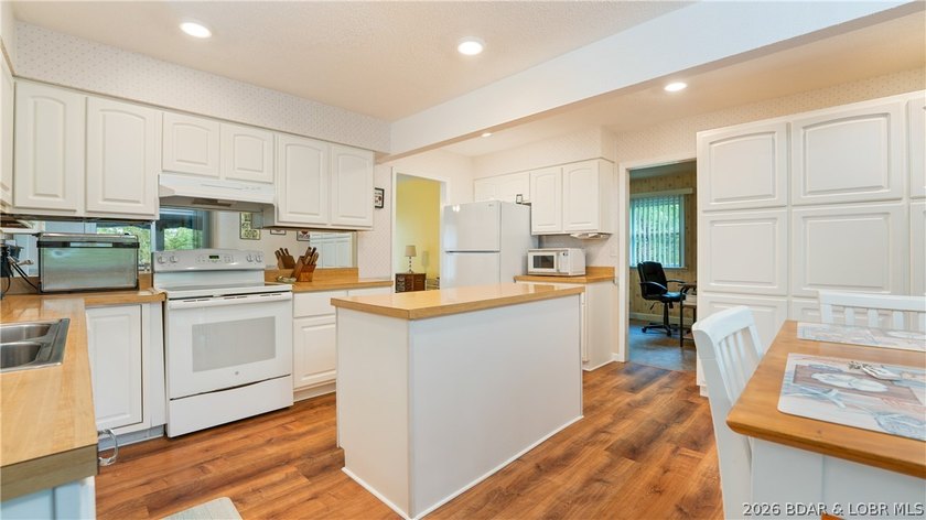 WELL MAINTAINED &amp; ROOMY! Contract fell through, no fault of - photo 9