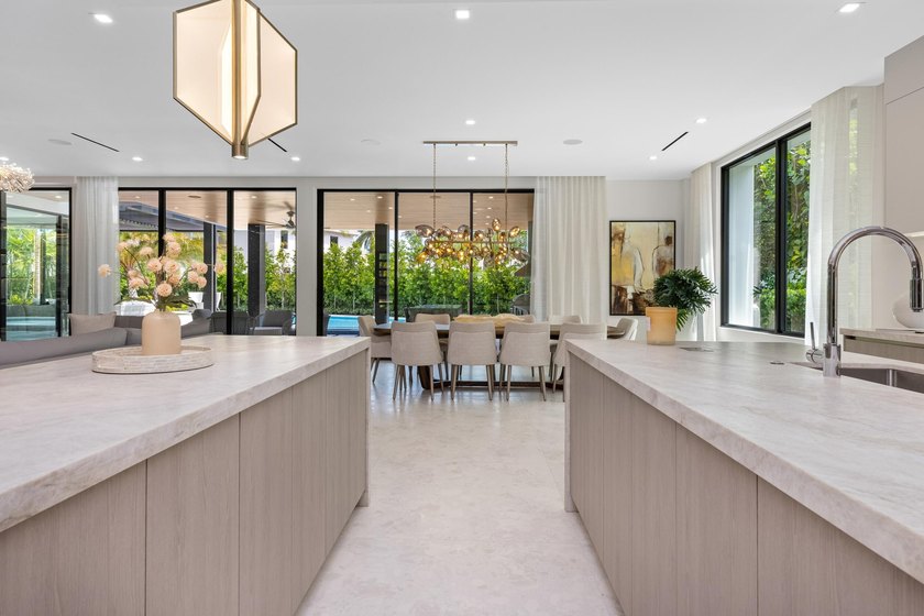 Located at 217 Thatch Palm Drive within the prestigious Royal - photo 11