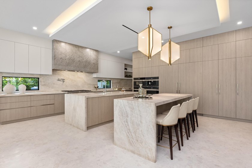 Located at 217 Thatch Palm Drive within the prestigious Royal - photo 17