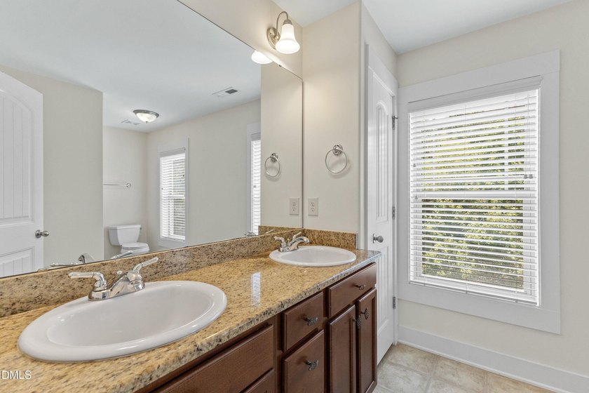 Welcome home to this beautiful, move-in-ready end-unit townhouse - photo 30