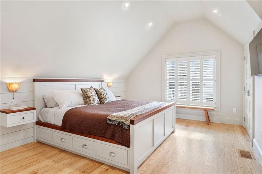 Located in Newport's Historic Point neighborhood, this newly - photo 32