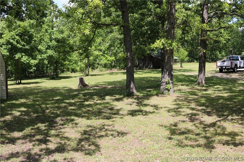 LARGE COUNTRY HOME WITH HIGHLY DESIRABLE LOCATION. ALMOST 4200 - photo 3