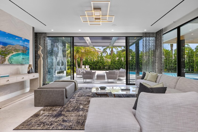 Located at 217 Thatch Palm Drive within the prestigious Royal - photo 34